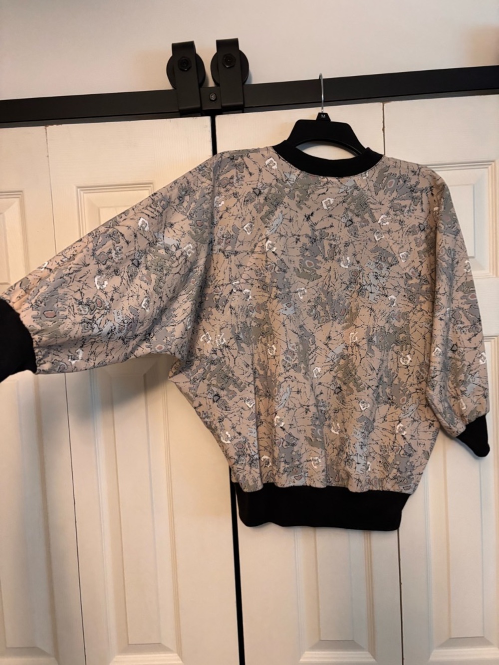 Stylish Abstract-Pattern Top - Picture 2 of 2